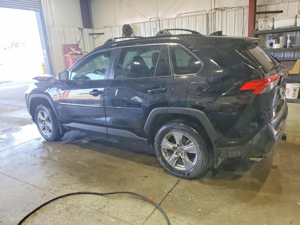 2025 TOYOTA RAV4 HYBRID XLE 2