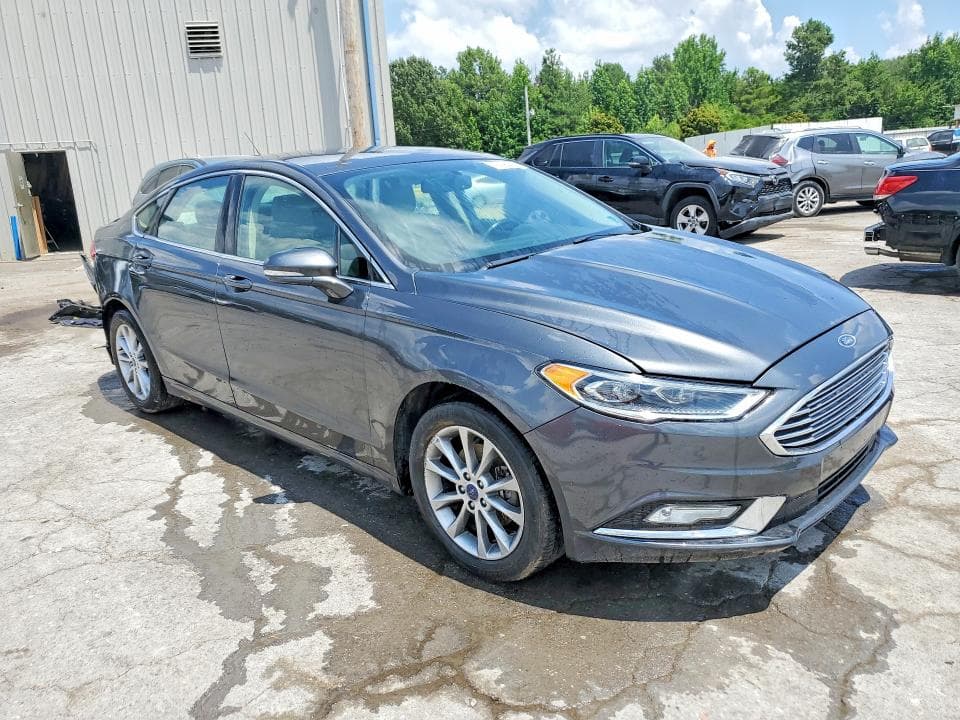 2017 FORD FUSION SE 4