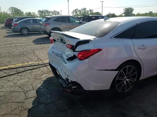 2019 TOYOTA AVALON TOURING 14