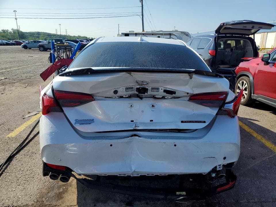 2019 TOYOTA AVALON TOURING 6