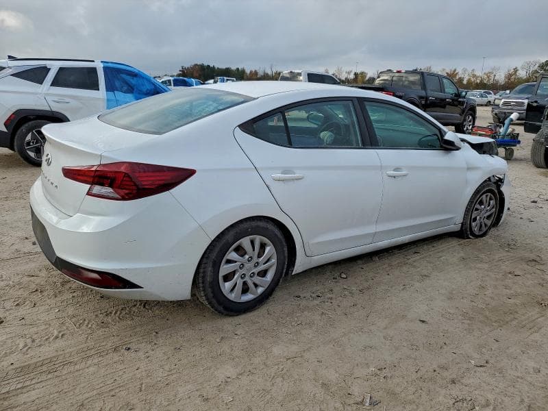 2019 HYUNDAI ELANTRA SE 3
