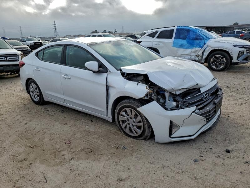 2019 HYUNDAI ELANTRA SE 4