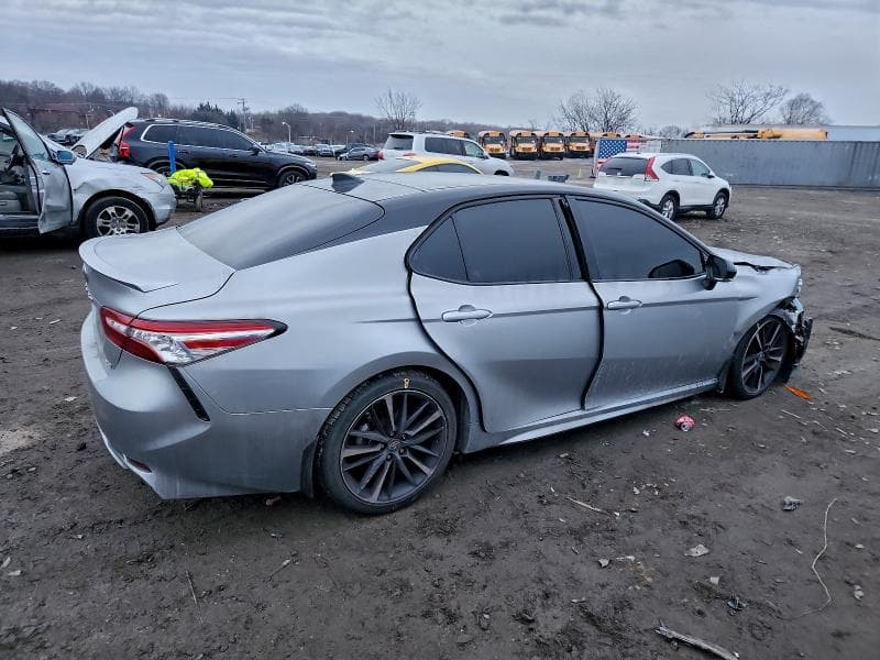2020 TOYOTA CAMRY XSE 3