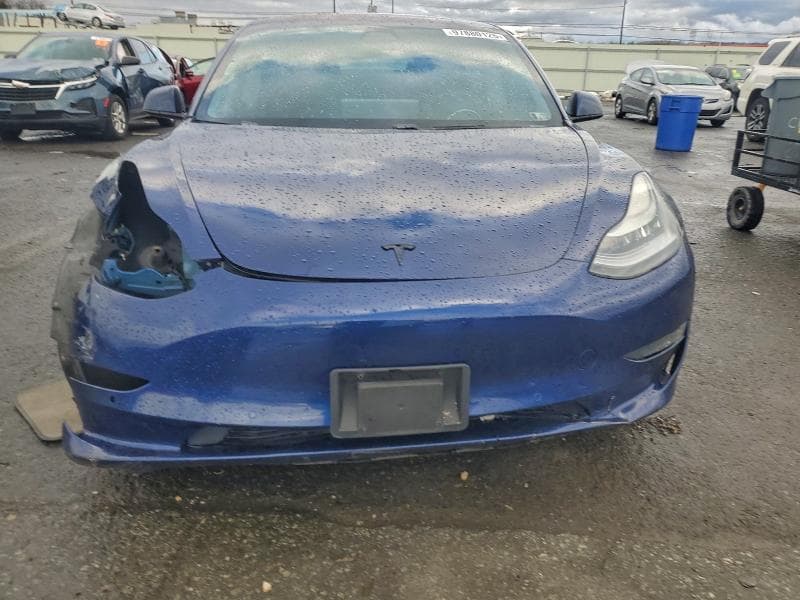 2018 TESLA MODEL 3 5