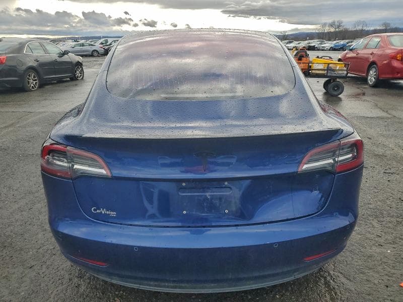 2018 TESLA MODEL 3 6