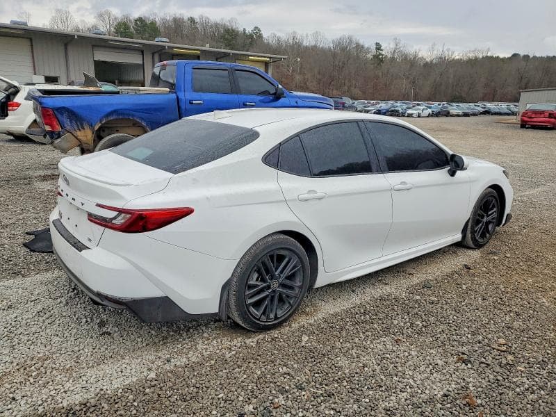 2025 TOYOTA CAMRY 3