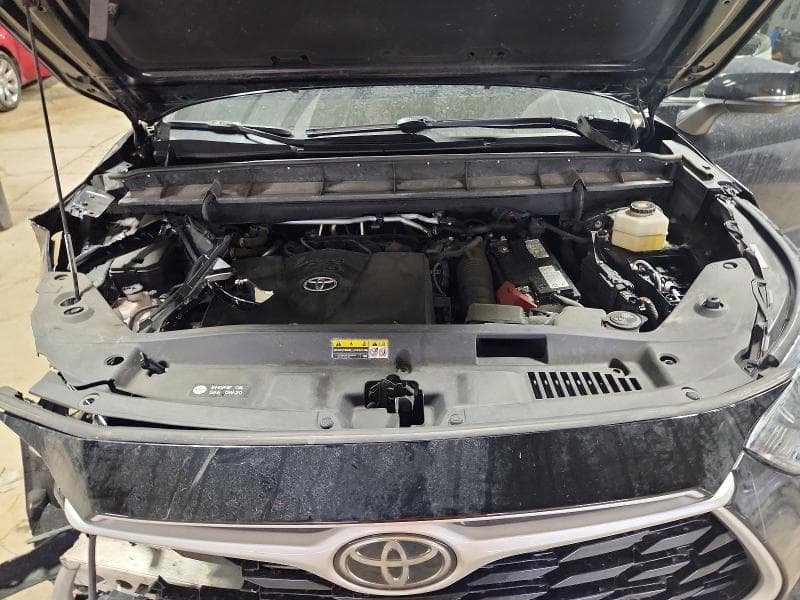 2022 TOYOTA HIGHLANDER XLE 12