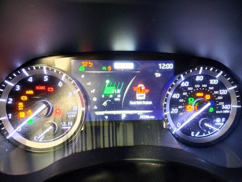 2022 TOYOTA HIGHLANDER XLE 9