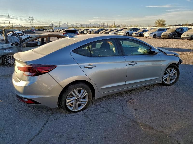 2020 HYUNDAI ELANTRA SEL 3