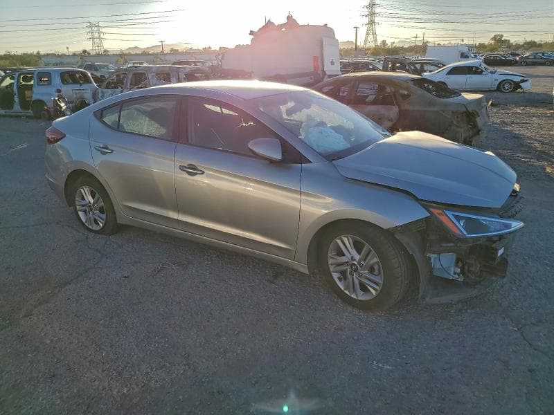 2020 HYUNDAI ELANTRA SEL 4