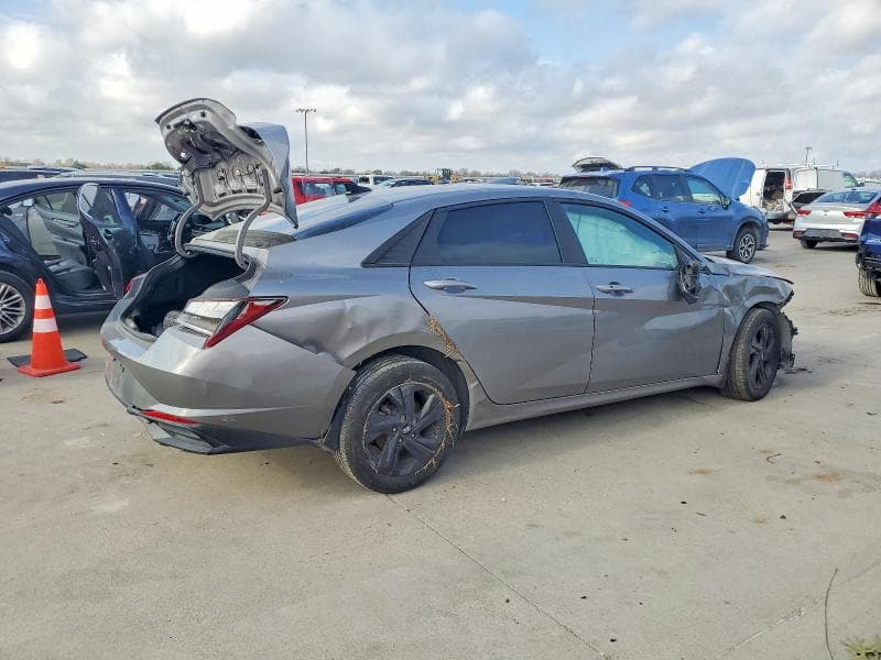 2022 HYUNDAI ELANTRA SEL SEL 3