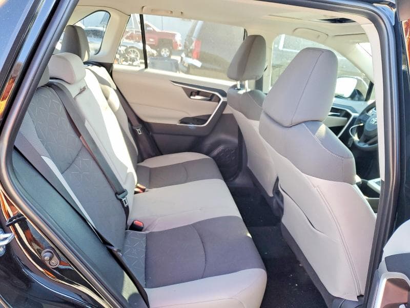 2025 TOYOTA RAV4 XLE XLE 11