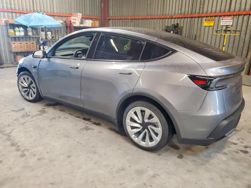 2026 TESLA MODEL Y 2