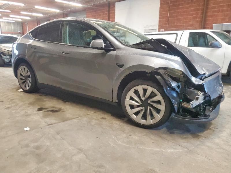 2026 TESLA MODEL Y 4