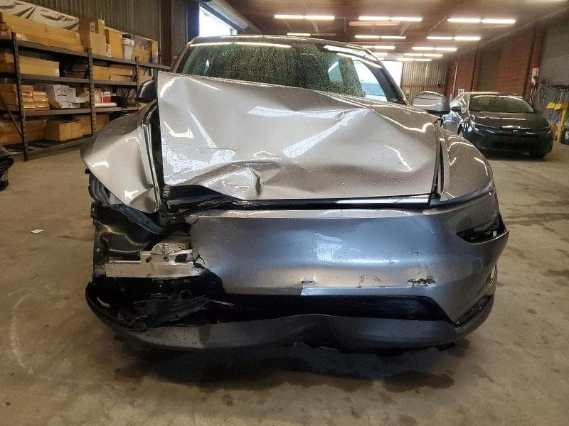 2026 TESLA MODEL Y 5