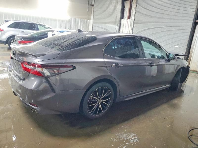2023 TOYOTA CAMRY SE SE 3