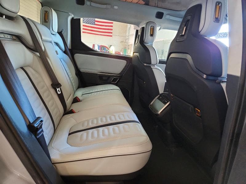 2022 RIVIAN R1T ADVENTURE 10
