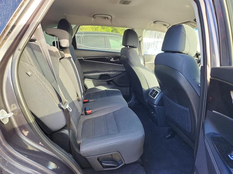 2017 KIA SORENTO LX 11
