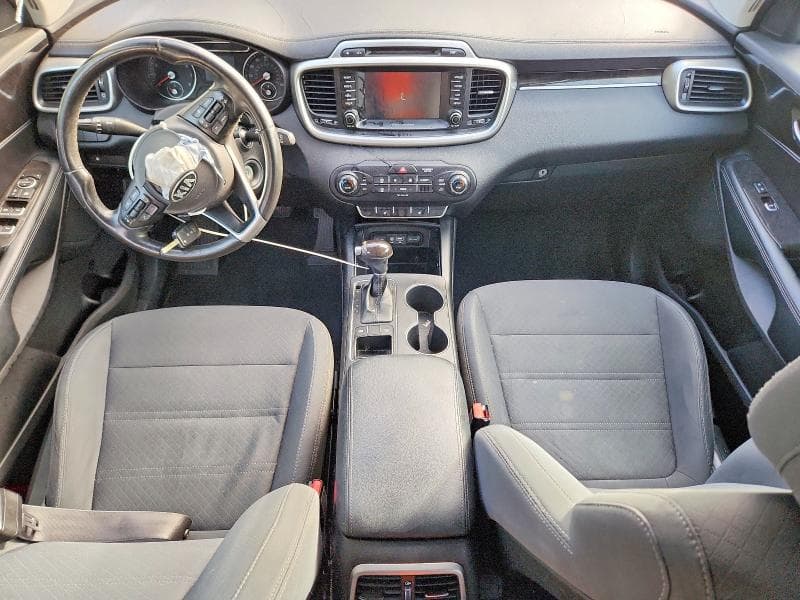 2017 KIA SORENTO LX 8