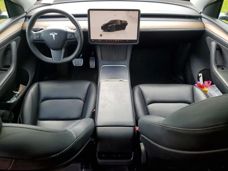 2023 TESLA MODEL Y 8