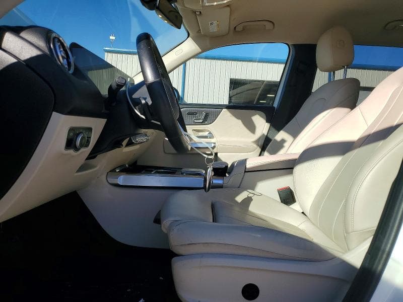 2020 MERCEDES-BENZ GLB 250 7
