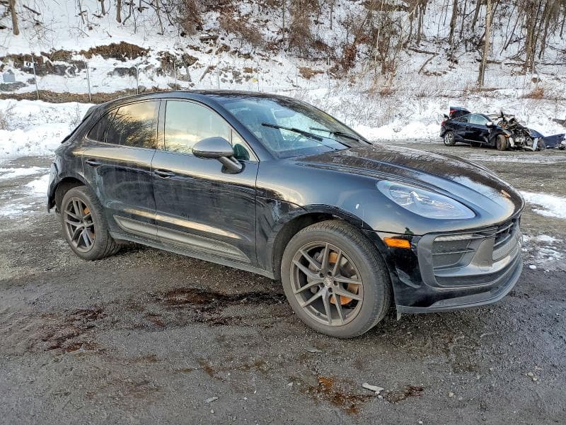 2024 PORSCHE MACAN 4