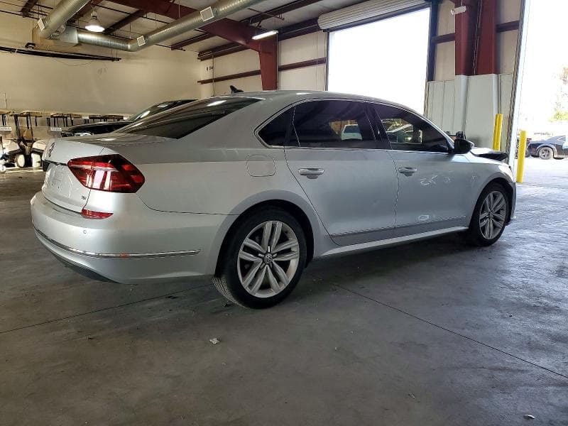 2017 VOLKSWAGEN PASSAT 4