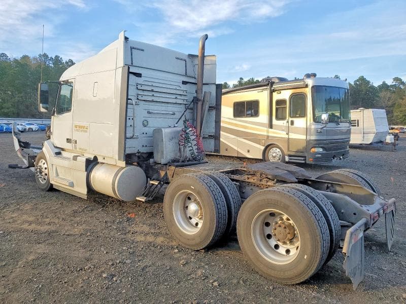 2017 VOLVO VNL SEMI TRUCK 3