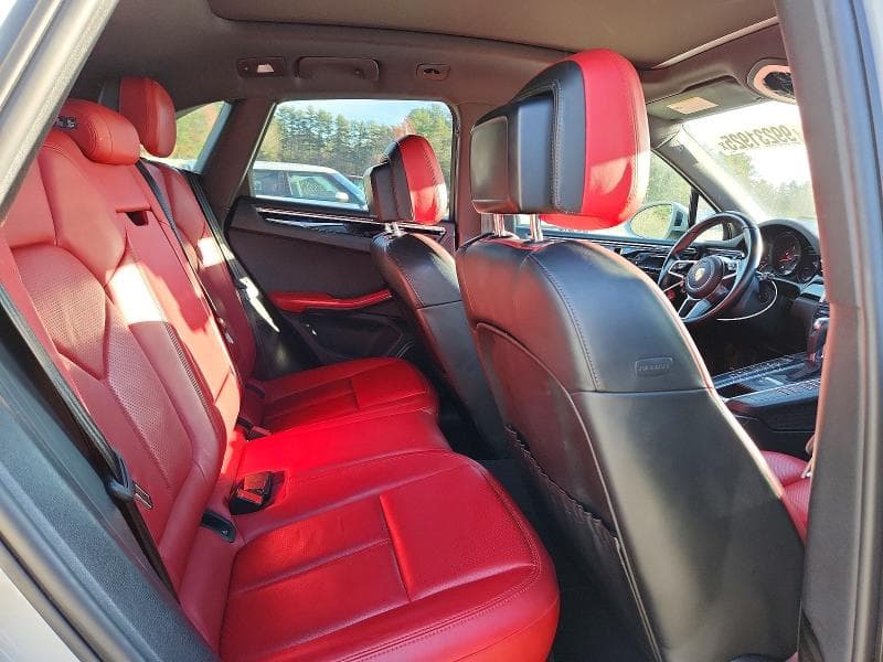 2021 PORSCHE MACAN 11