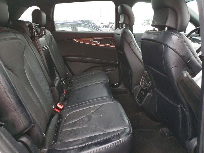 2019 LINCOLN NAUTILUS RESERVE 11