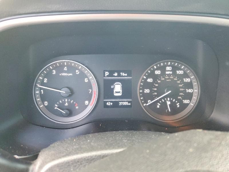 2020 HYUNDAI TUCSON SE SE 9