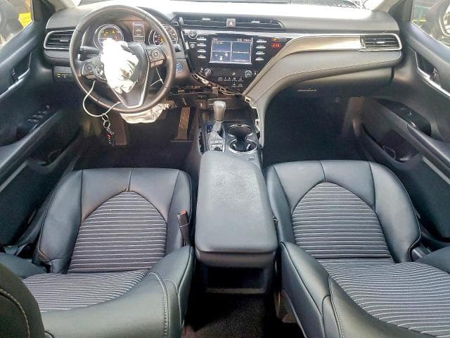 2019 TOYOTA CAMRY HYBRID 8