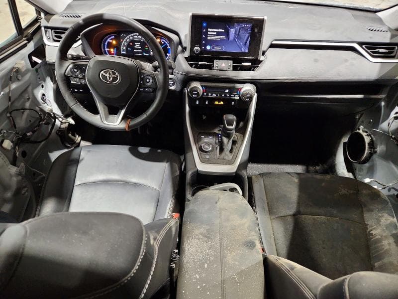 2024 TOYOTA RAV4 XLE 8