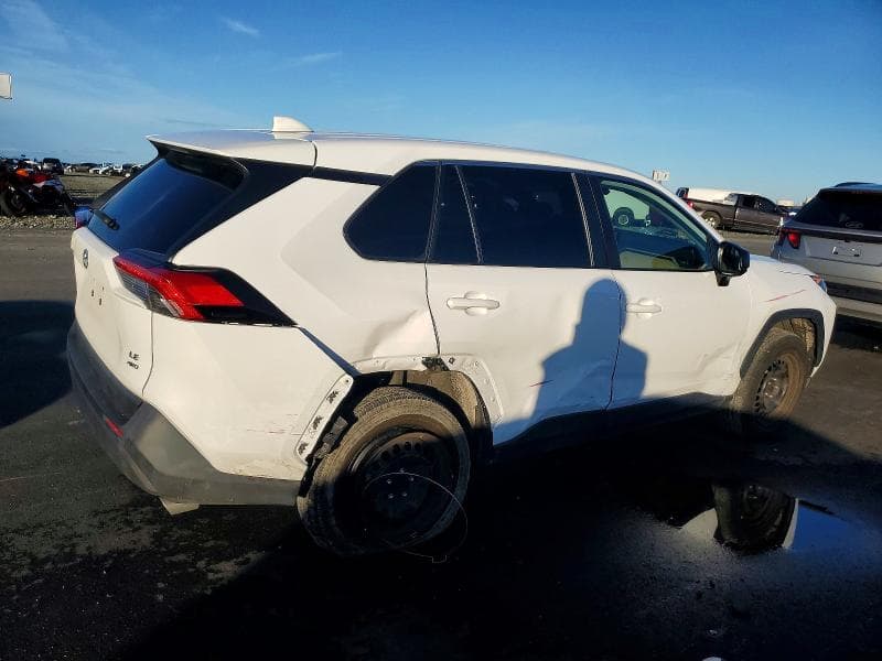 2022 TOYOTA RAV4 LE 3