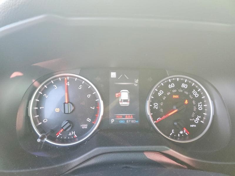 2022 TOYOTA RAV4 LE 9