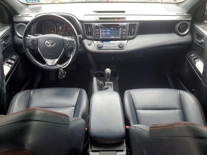 2018 TOYOTA RAV4 SE SE 8