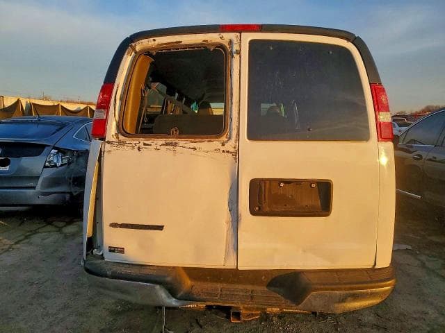 2017 CHEVROLET EXPRESS G3500 LT 6