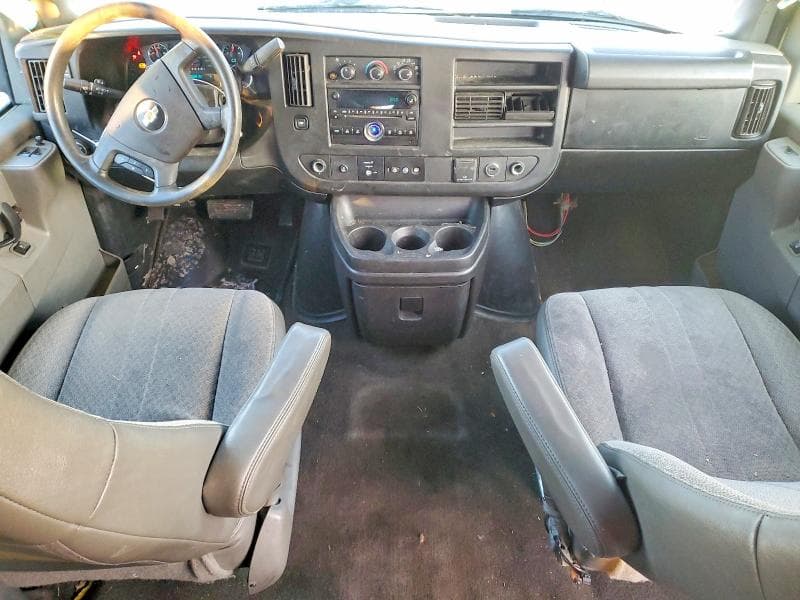 2017 CHEVROLET EXPRESS G3500 LT 8