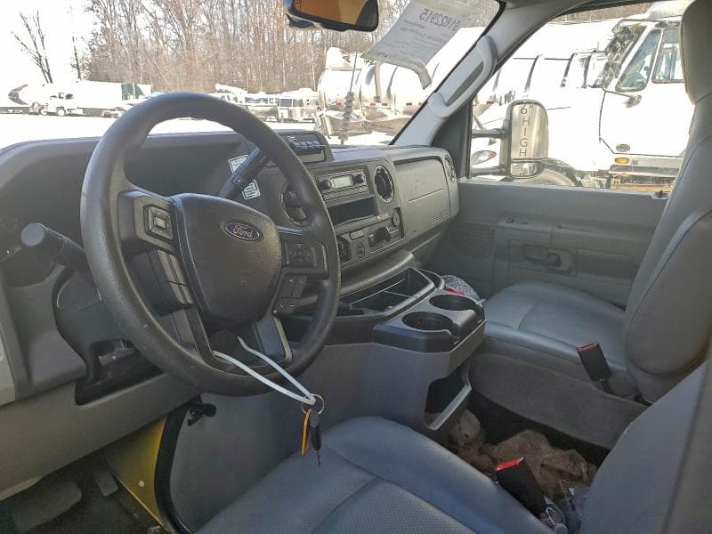 2023 FORD ECONOLINE 8