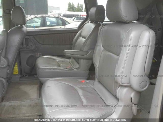 2021 GMC Sierra 2500 AT4 4x4 Crew Cab Pickup 8