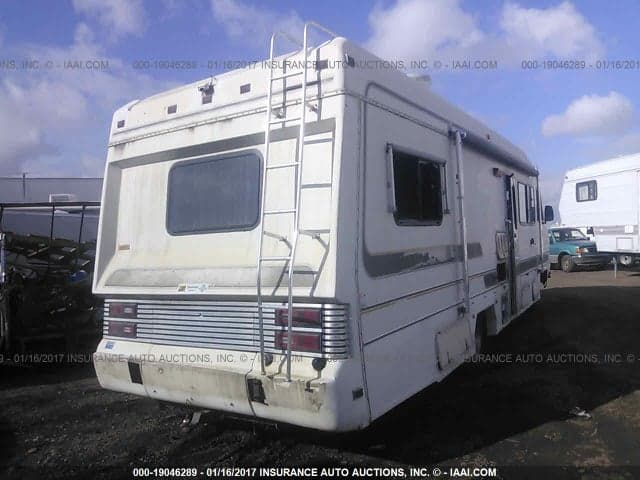 1986 CHEVROLET P30 4