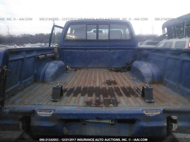 1985 TOYOTA PICKUP RN60 8