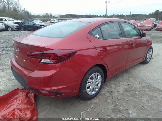 2019 HYUNDAI ELANTRA SE 4