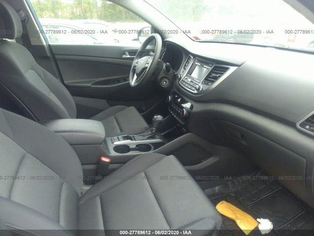 2017 HYUNDAI TUCSON SE 5
