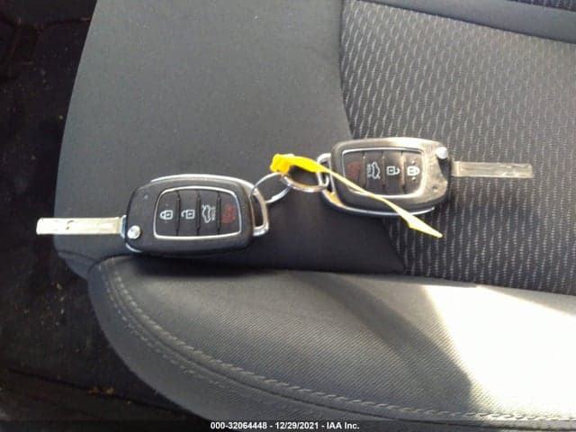 2019 HYUNDAI SONATA SE 11