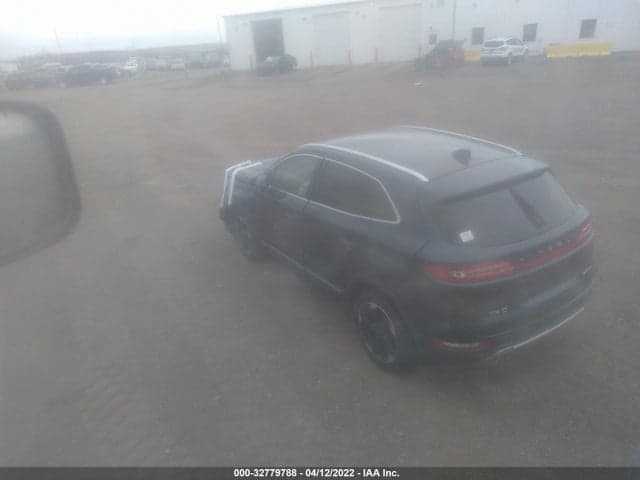 2017 LINCOLN MKC PREMIERE 3