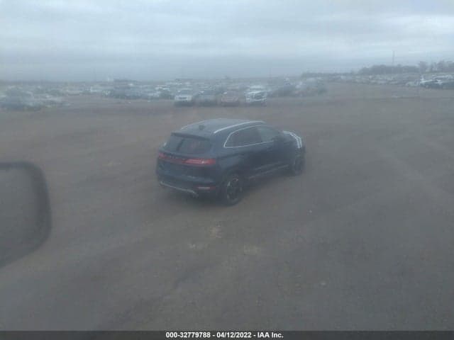 2017 LINCOLN MKC PREMIERE 4