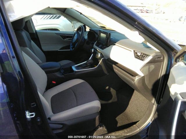 2022 TOYOTA RAV4 XLE 5
