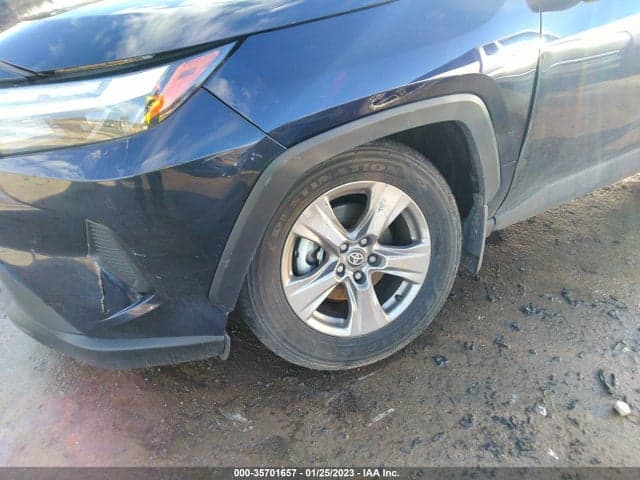 2022 TOYOTA RAV4 XLE 6