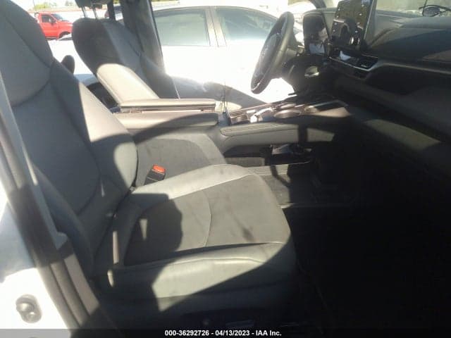 2021 TOYOTA SIENNA XLE 5